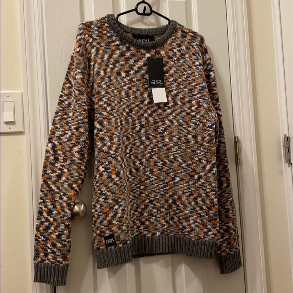 Native Youth Sweater Size Medium (NEW)
